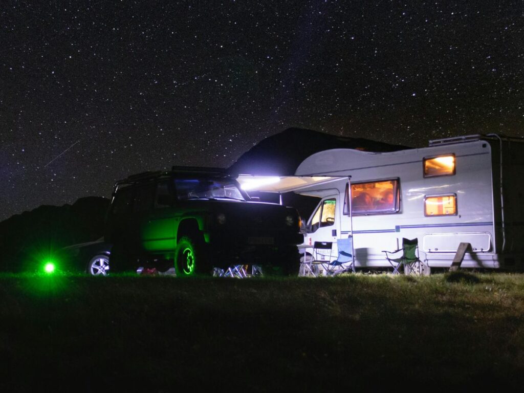 Technik und Autoarkie für Strom unterwegs